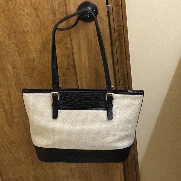 Brahmin woven & leather purse - Picture 2 of 6